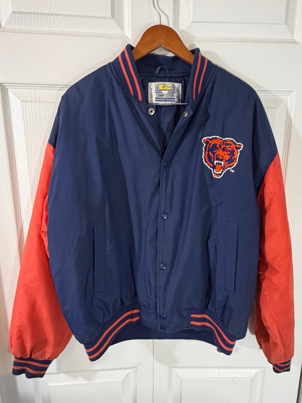 Competitor Vintage 1990s Chicago Bears NFL Nylon Bomber Jacket Men’s Large